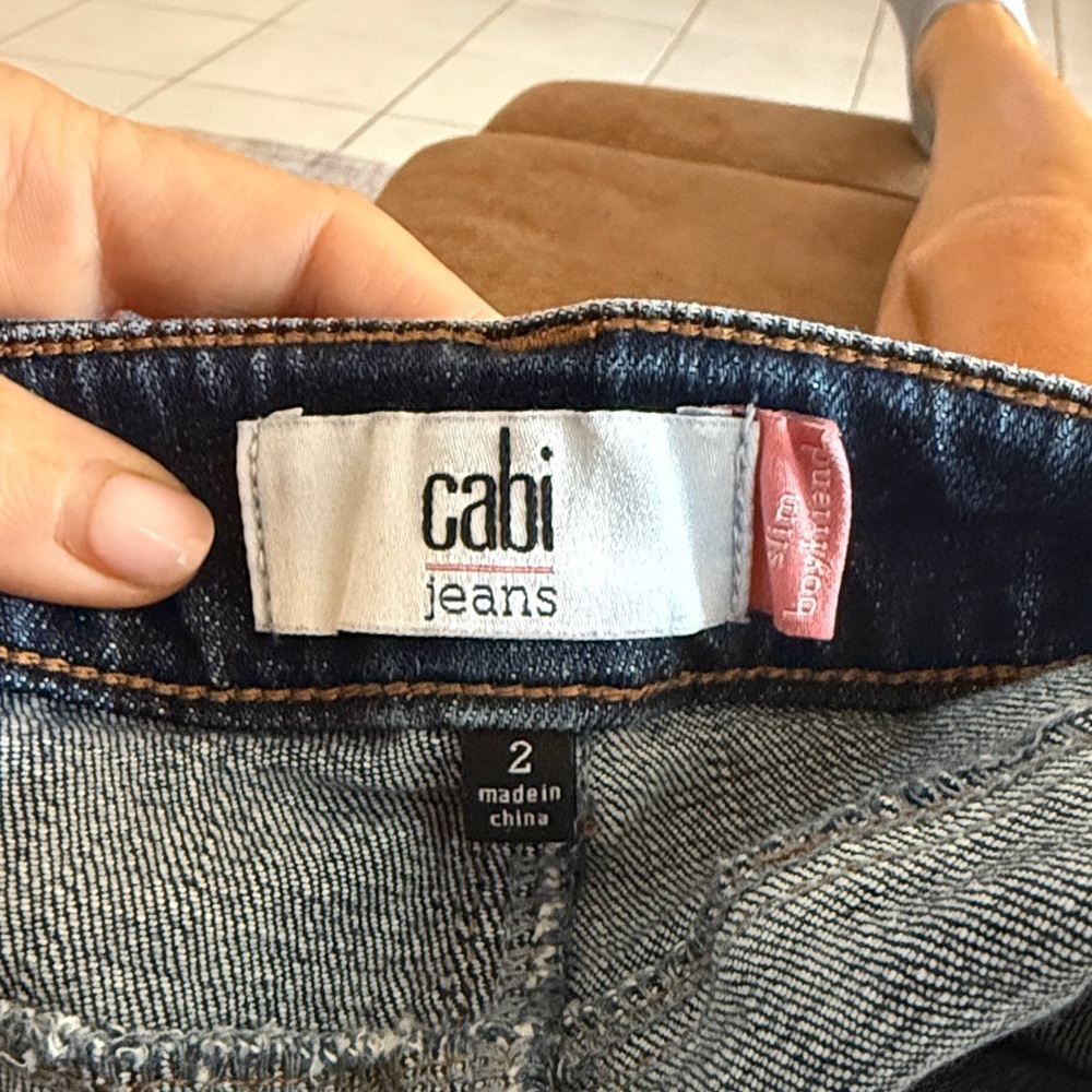 CAbi Like New Slim Boyfriend Celebrity Star Jeans with Raw Hem Size 2 - Picture 7 of 7